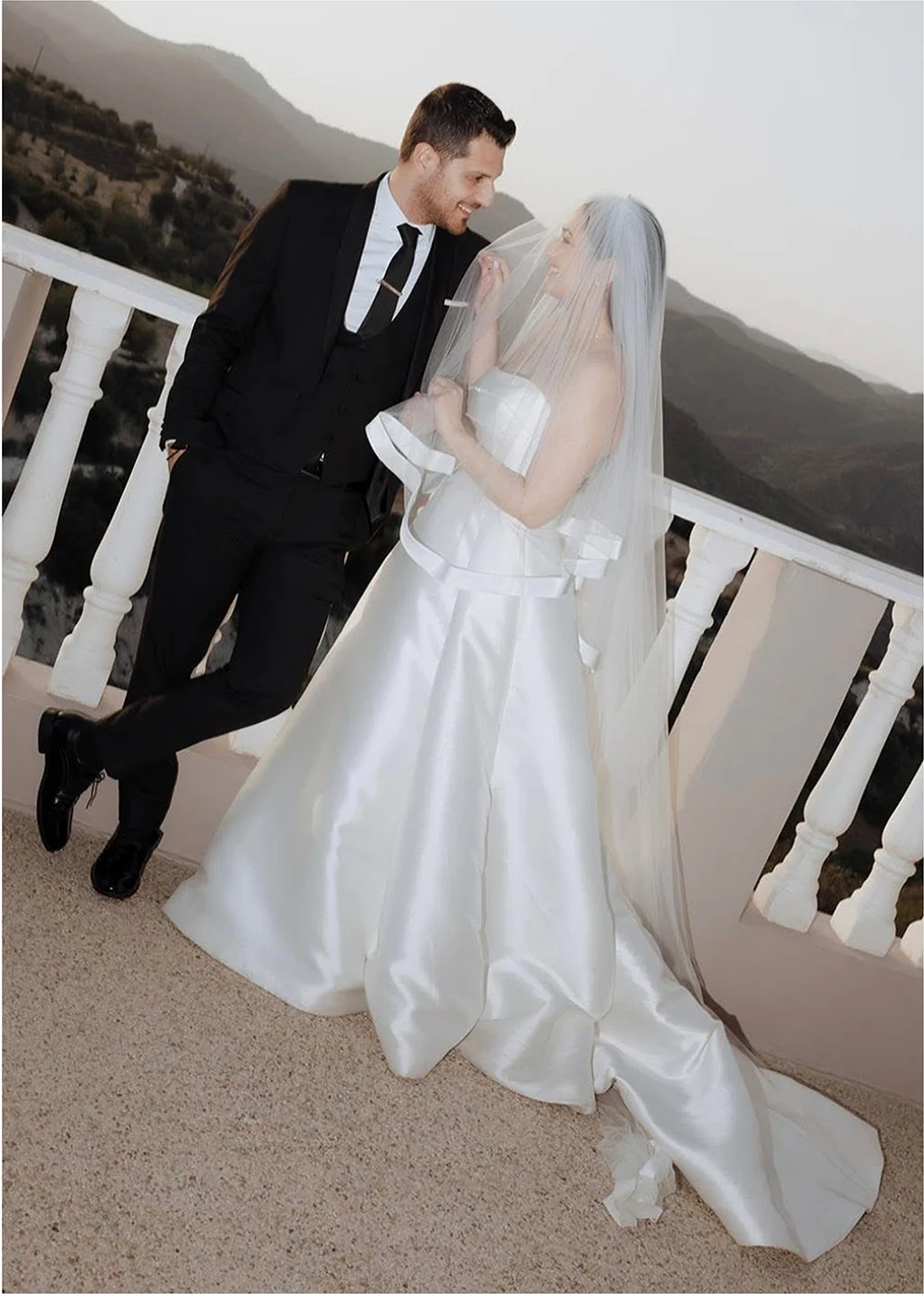 Eliana_CHIAKI-DRESS3.webp